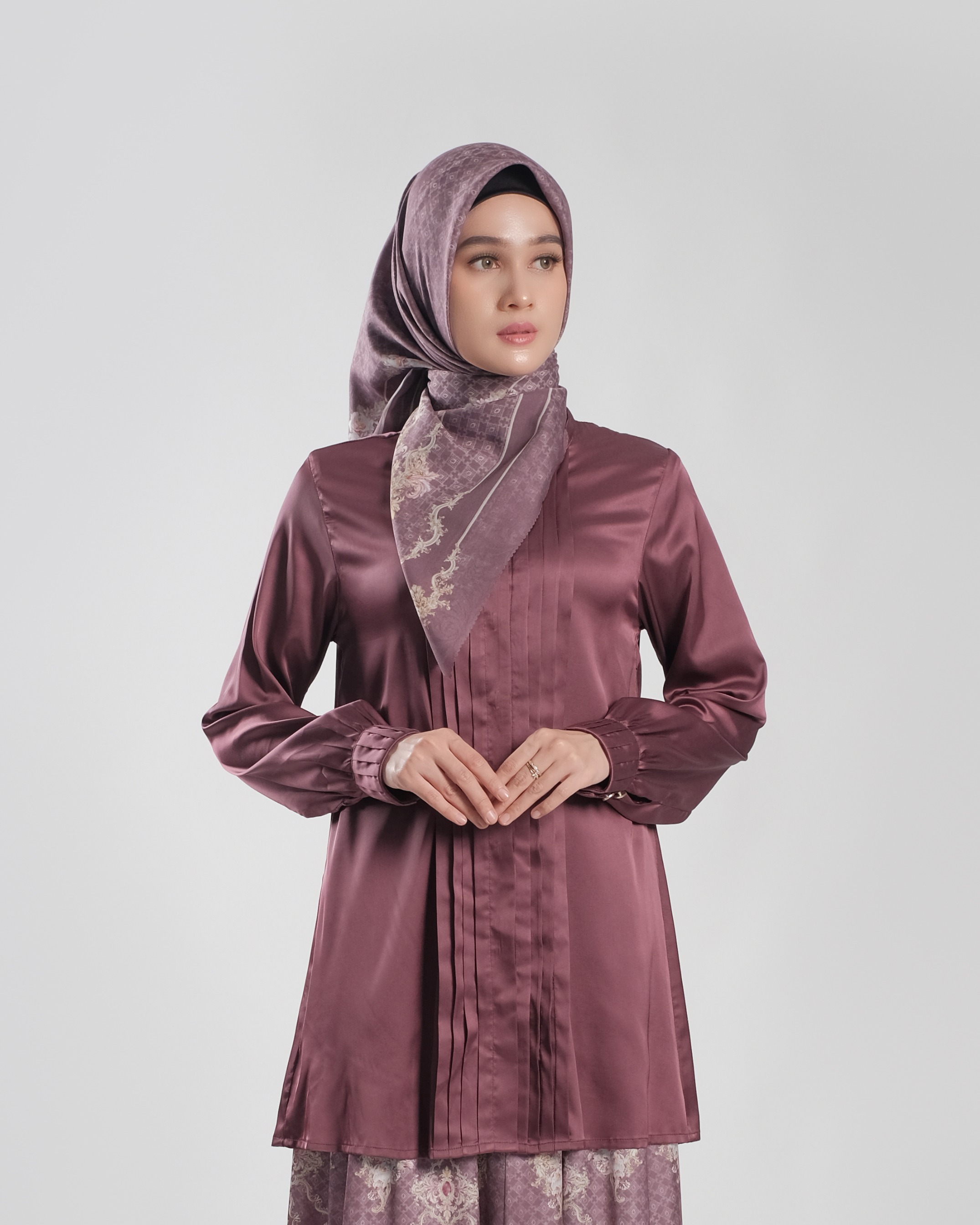 Alraisha Blouse - Maroon