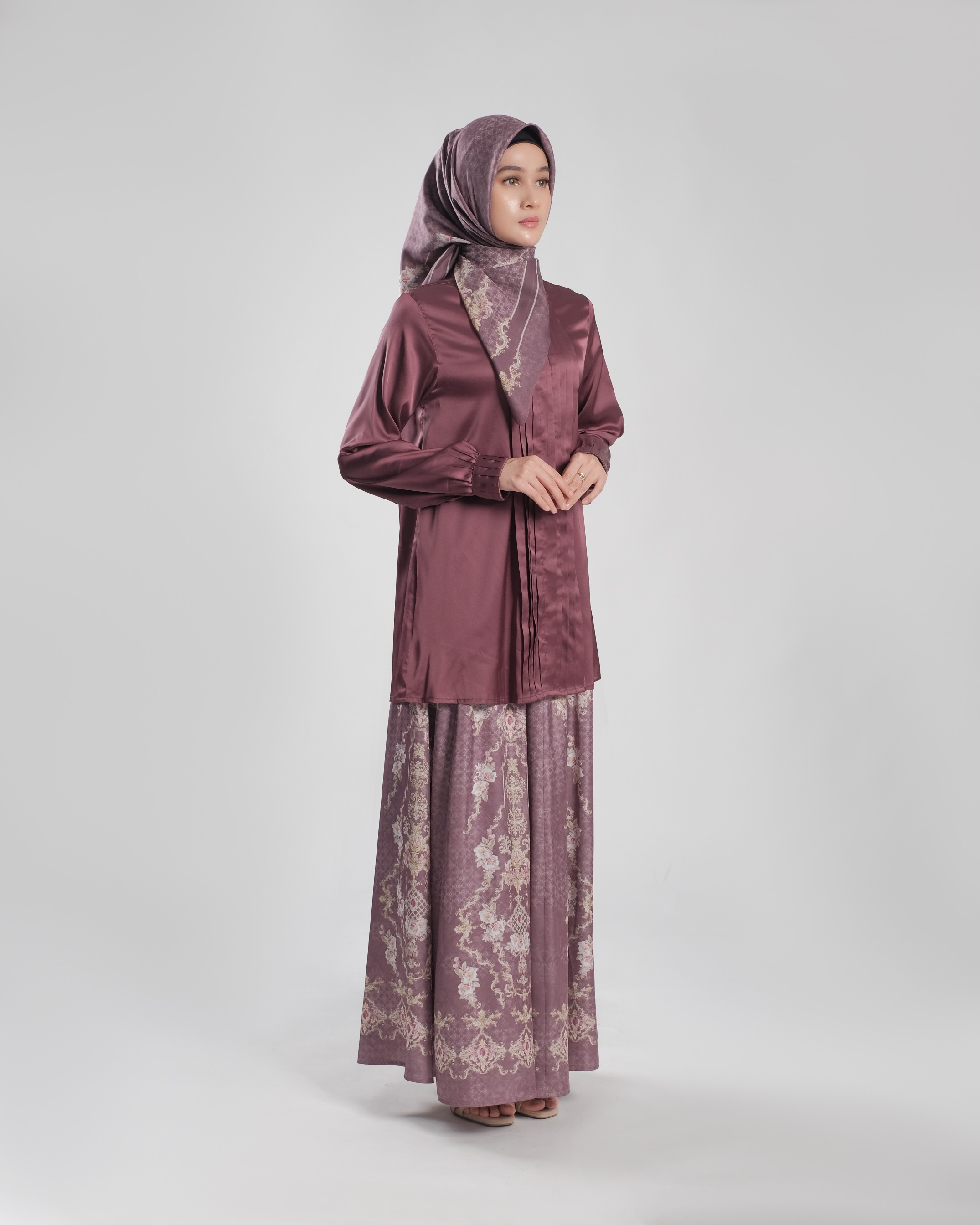 Alraisha Blouse - Maroon