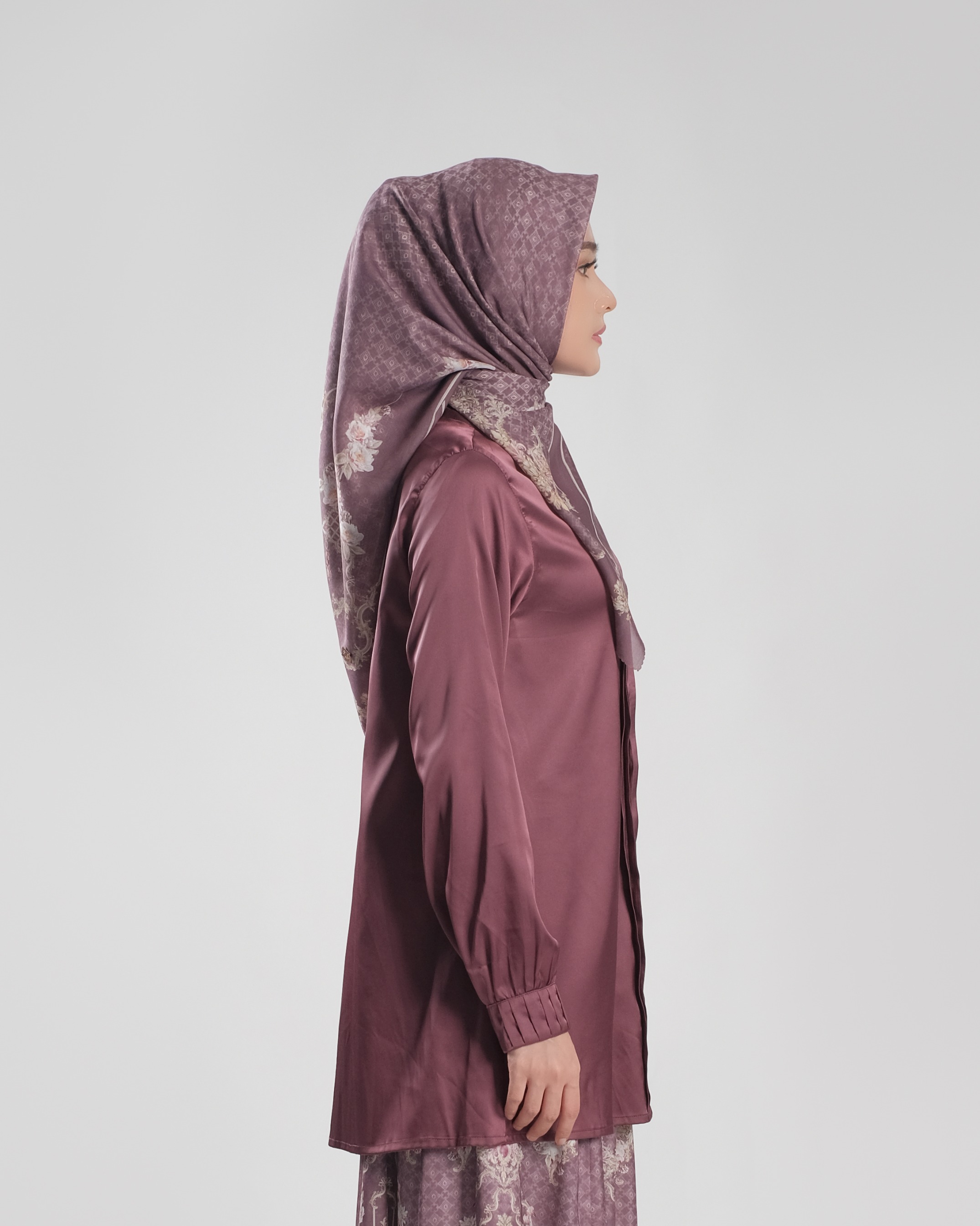Alraisha Blouse - Maroon