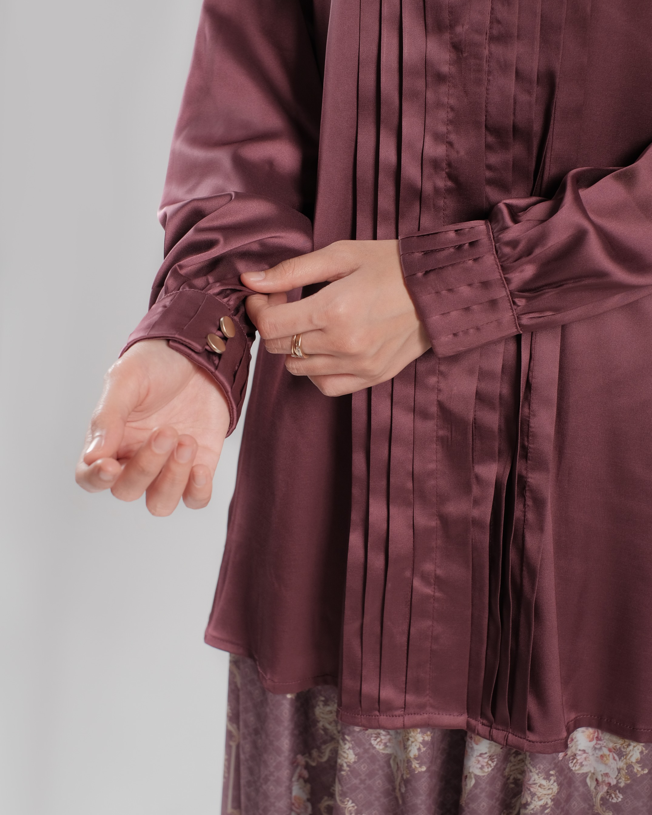 Alraisha Blouse - Maroon