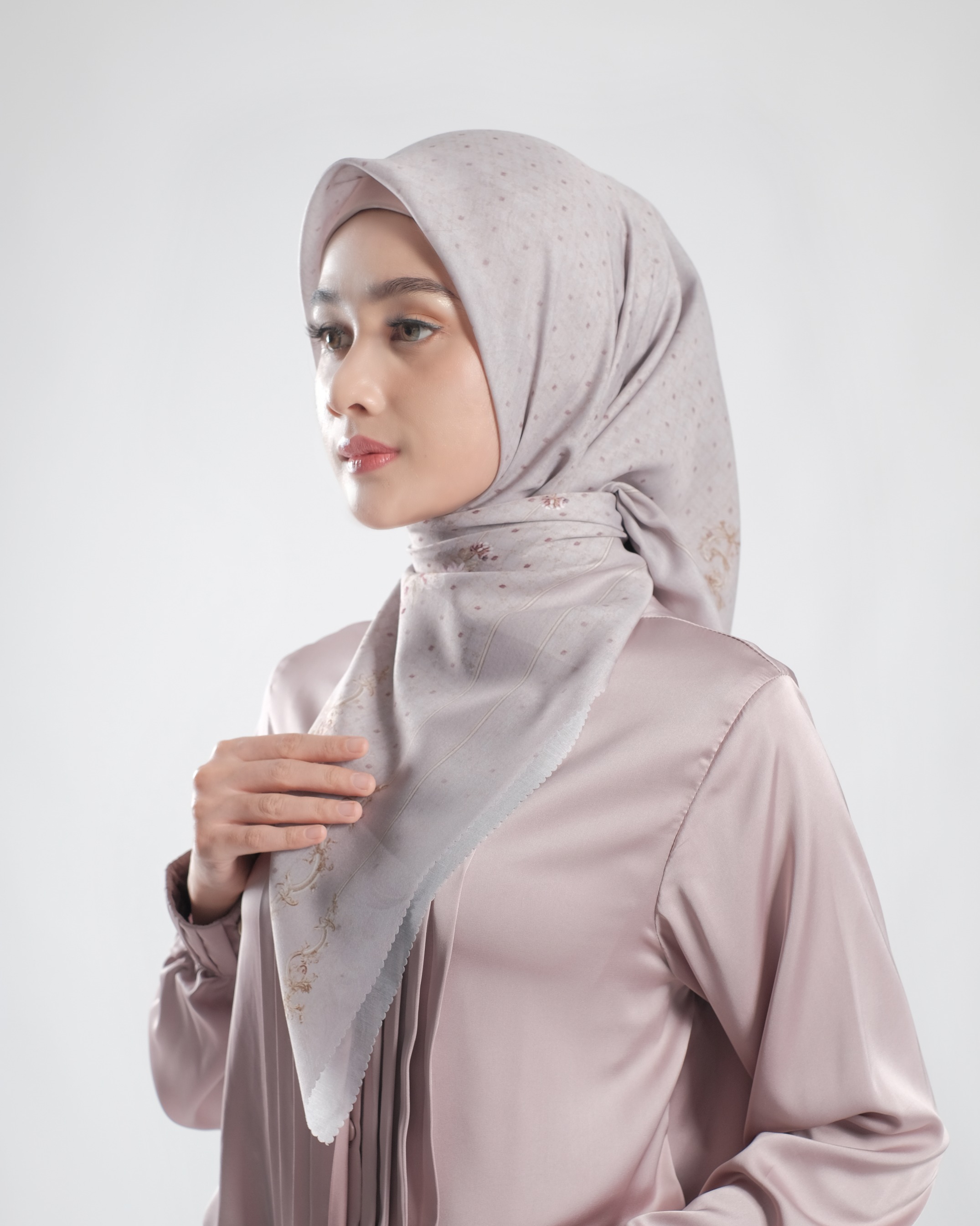 Gold E Jewel Scarf - Sand