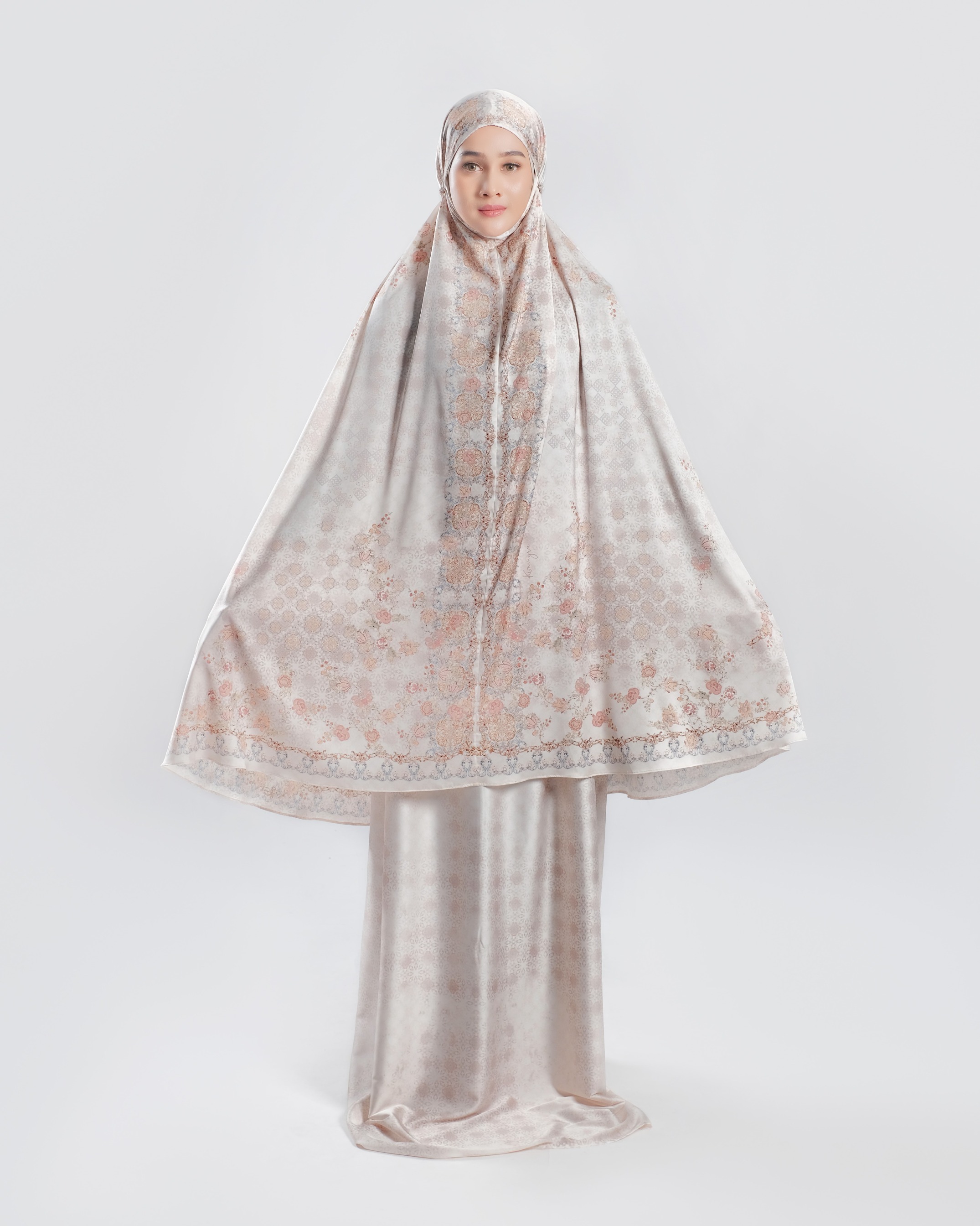Riri Ivory - Adult Prayer Robe