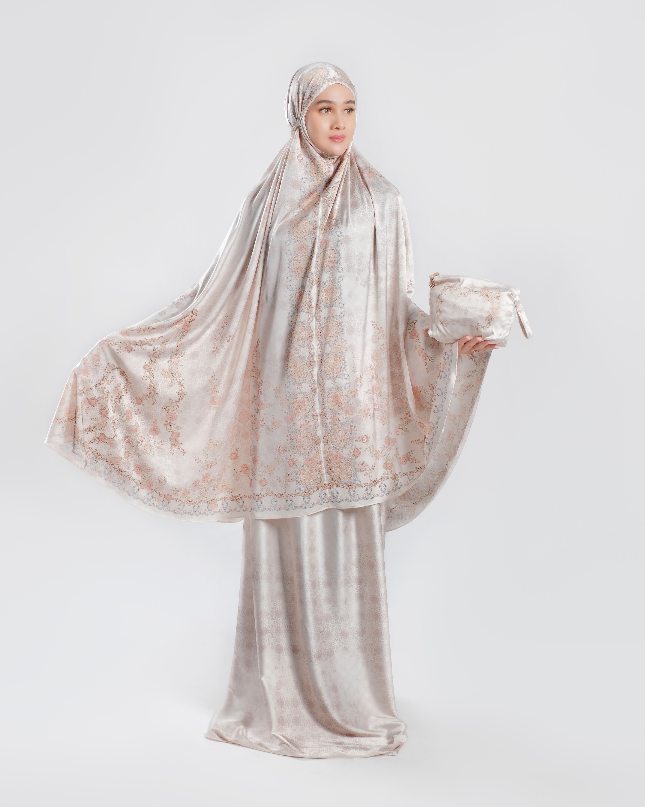 Riri Ivory - Adult Prayer Robe