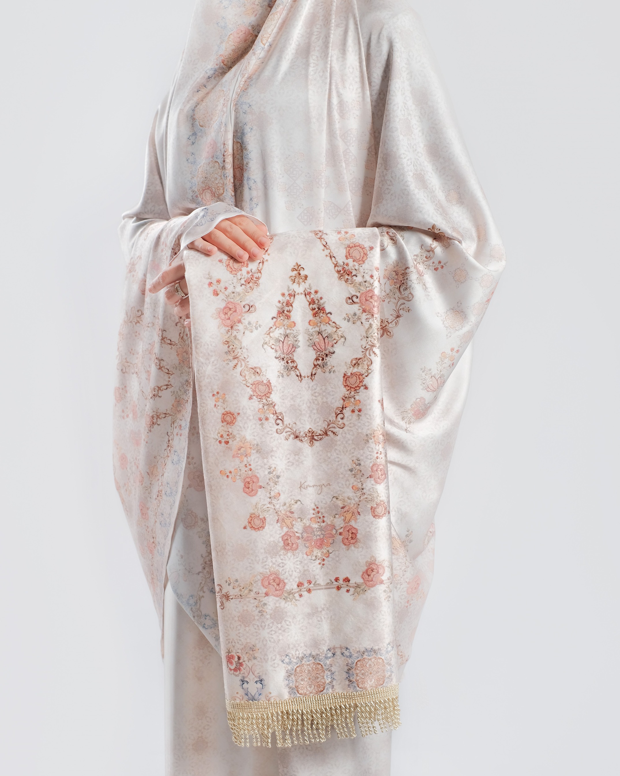 Riri Ivory - Adult Prayer Robe