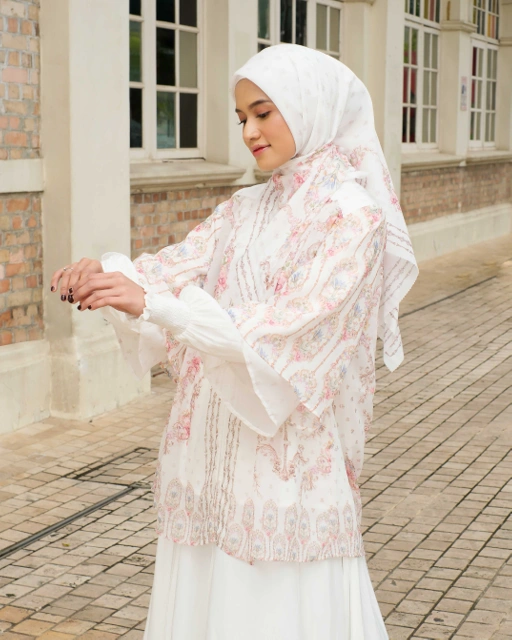 Image of Ozora Top - Off White