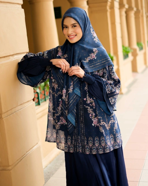 Image of Ozora Top - Navy