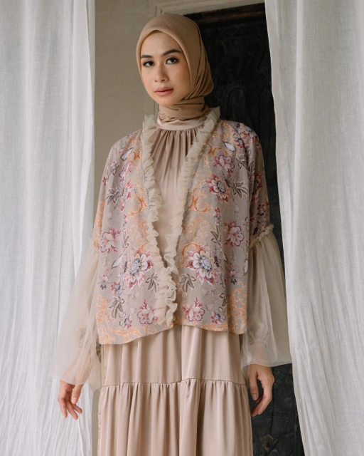 Image of Sarah Outer