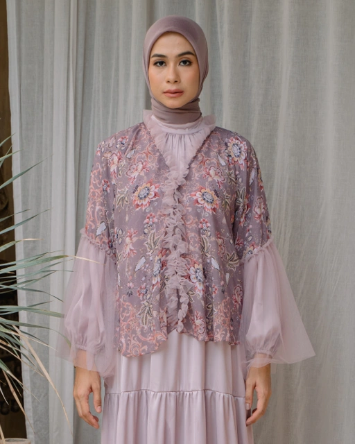 Image of Sarah Outer