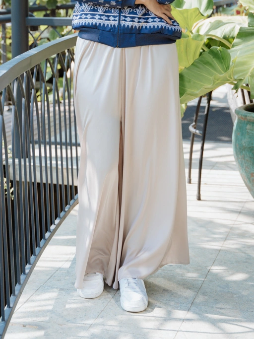 Image of Liana Pant