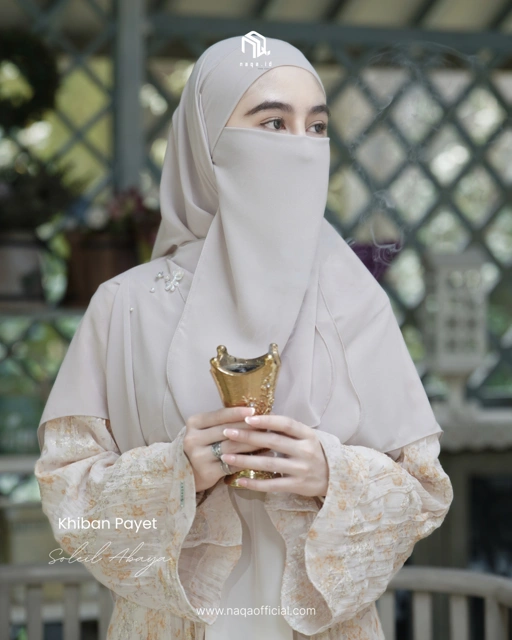Image of [PRE ORDER] HIJAB DAN CADAR SOLEIL by naqa.id