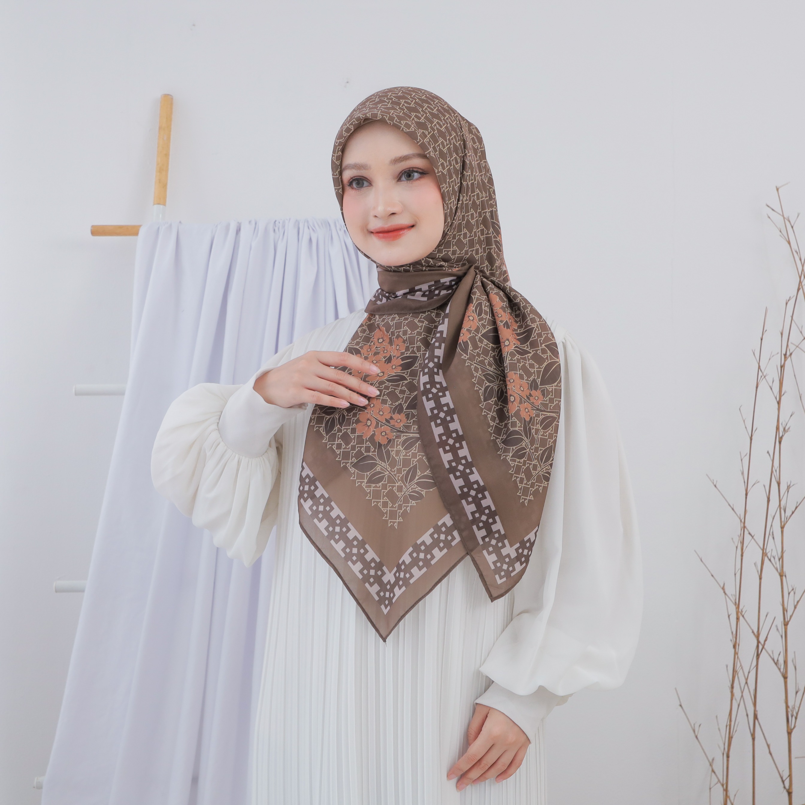 SCARF - DESERT MOSQUE