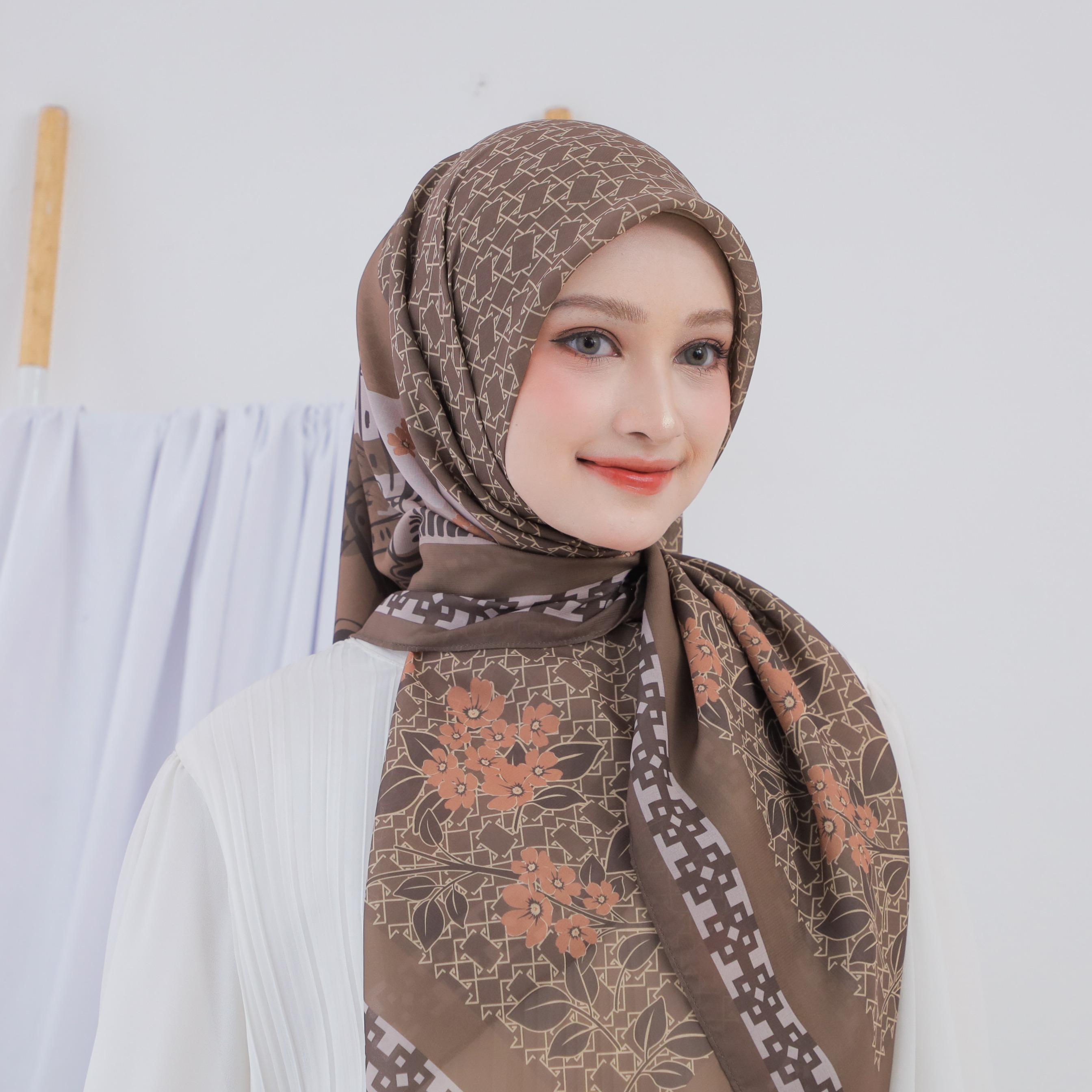 SCARF - DESERT MOSQUE