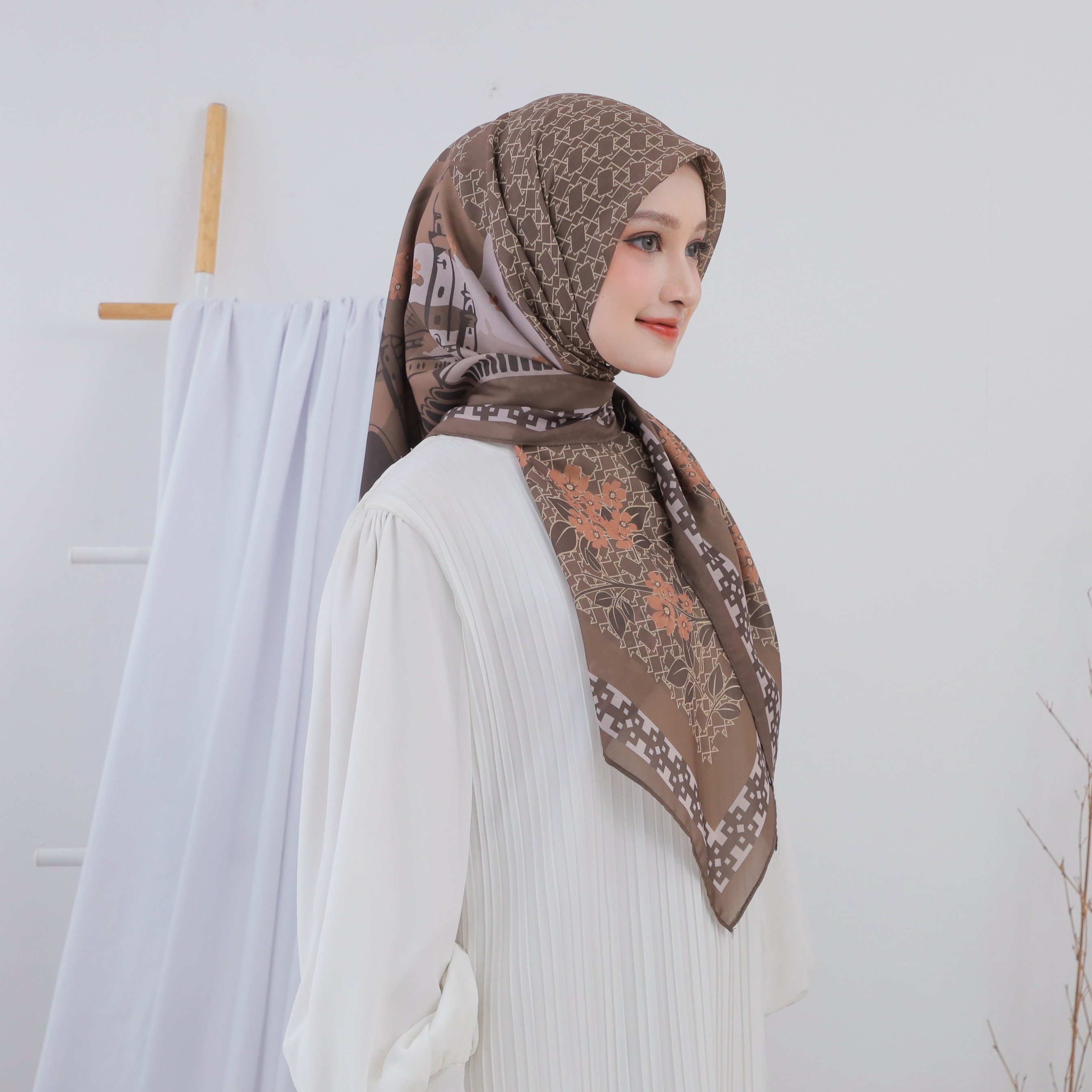 SCARF - DESERT MOSQUE