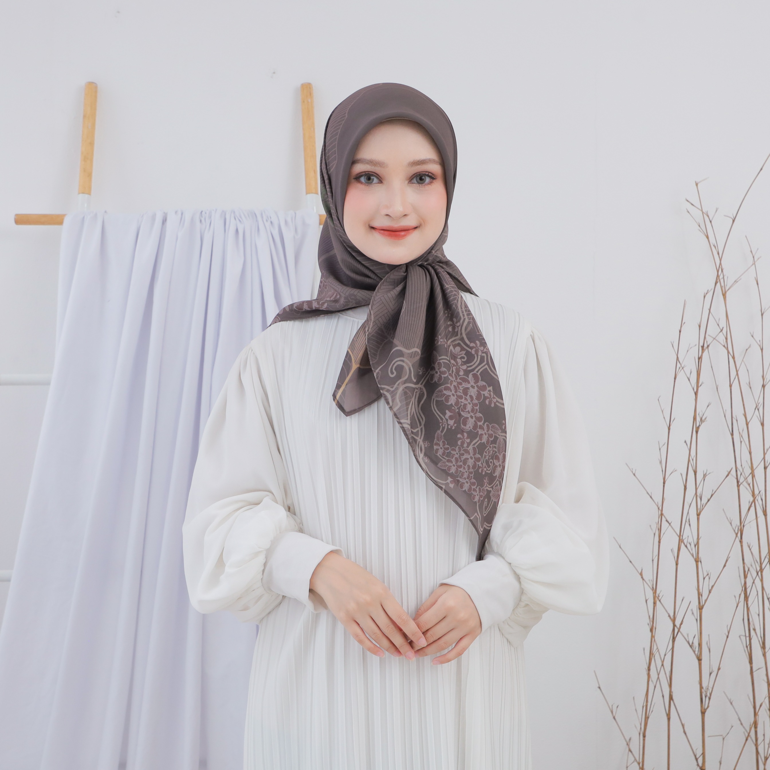 SCARF - WISTERIA FLORAL