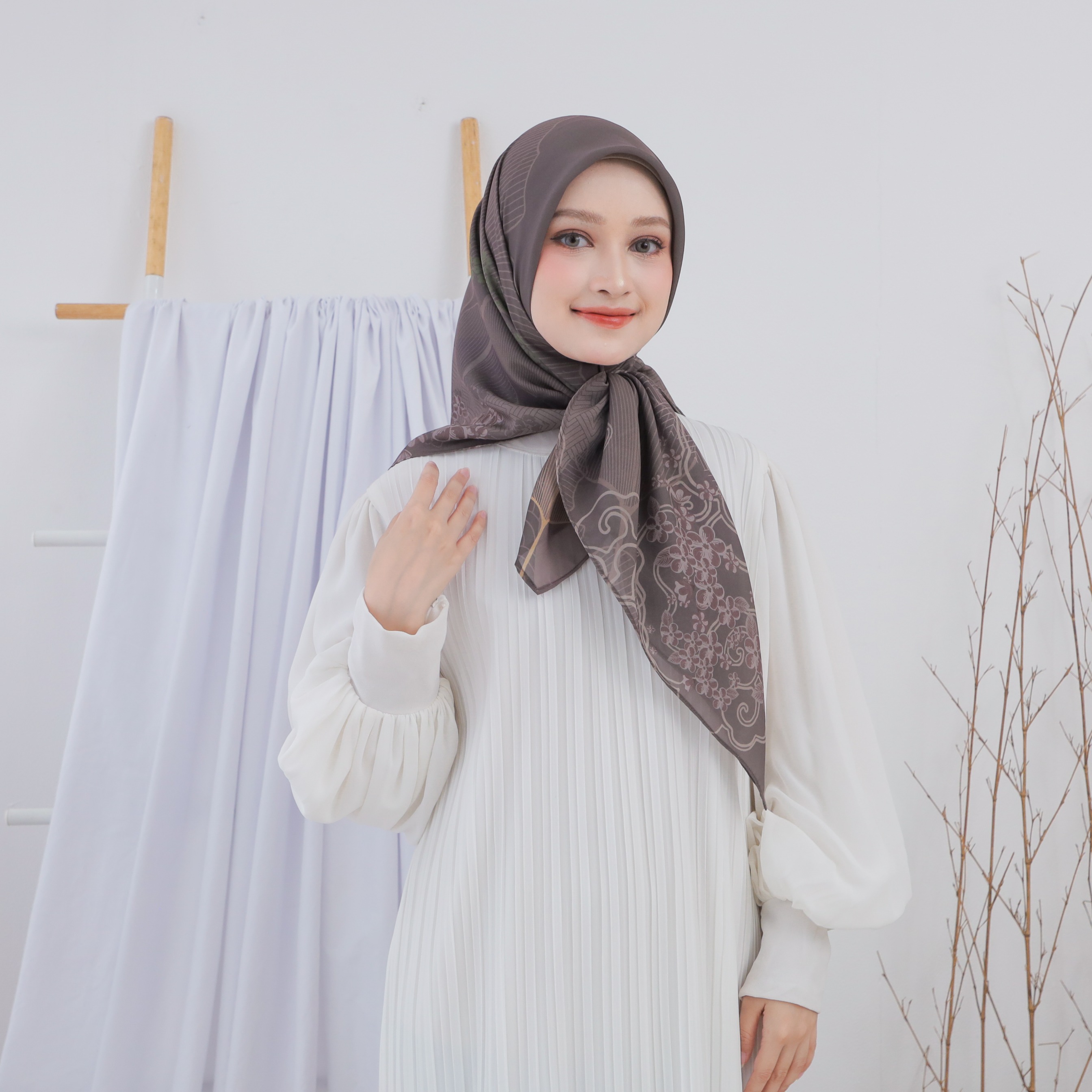 SCARF - WISTERIA FLORAL