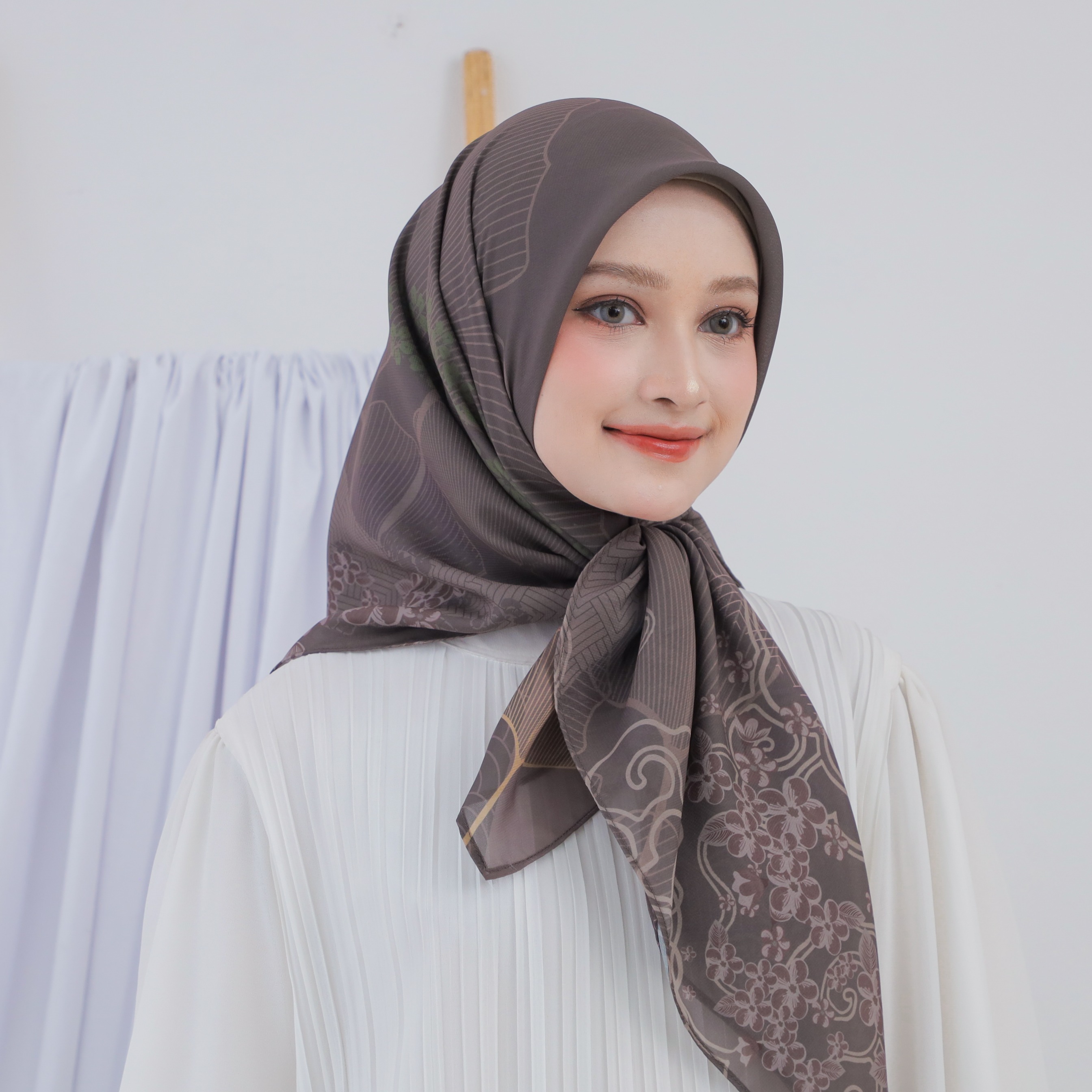 SCARF - WISTERIA FLORAL