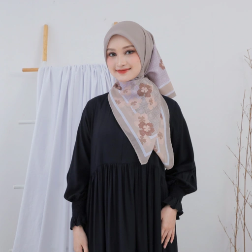 Image of SCARF - IVORY HANA