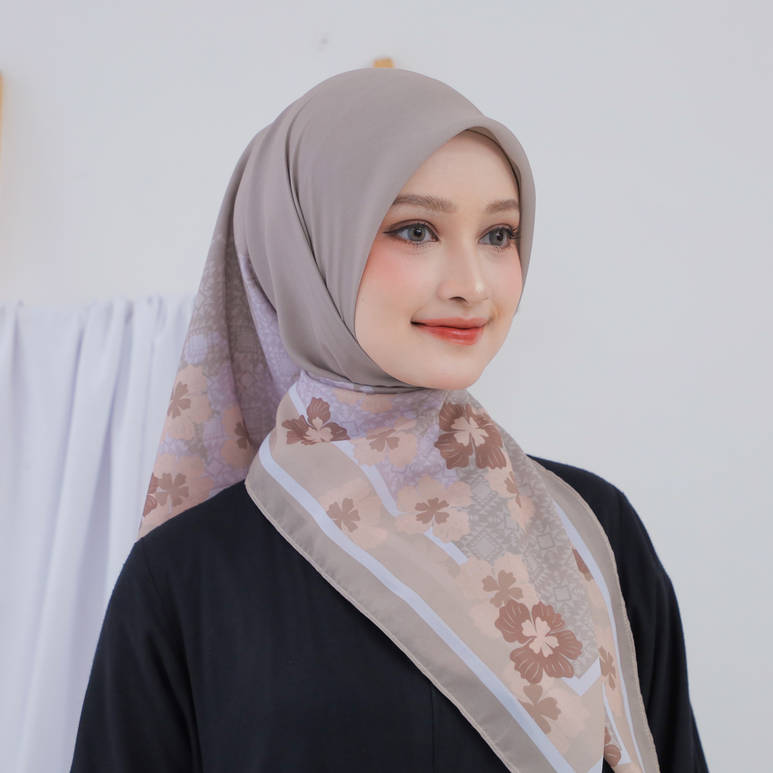 SCARF - IVORY HANA