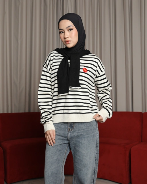 Image of Lova Bloom Knit Off White