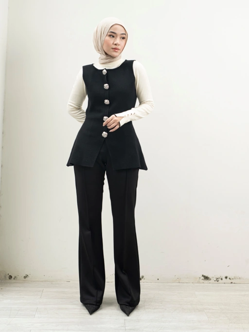 Image of Yoka Pants Black