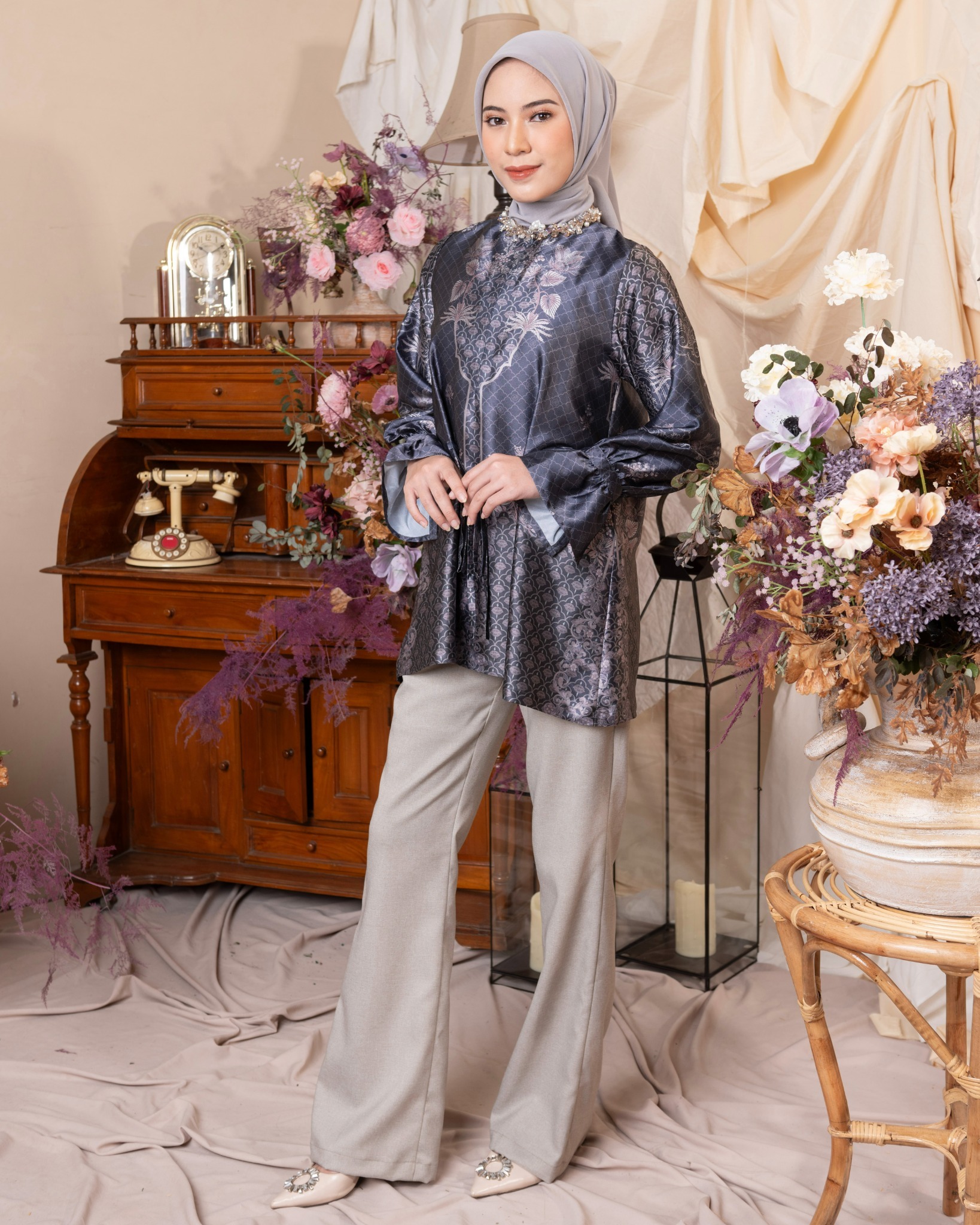 Haura Blouse