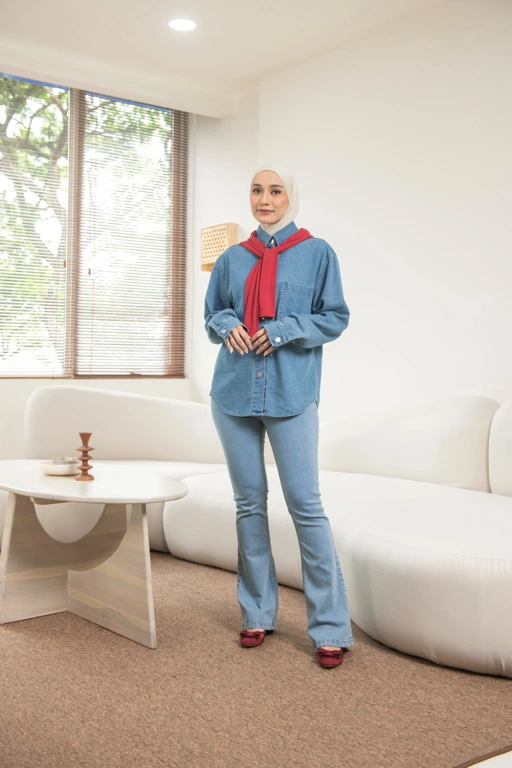 Image of Jona Jeans Light Tint