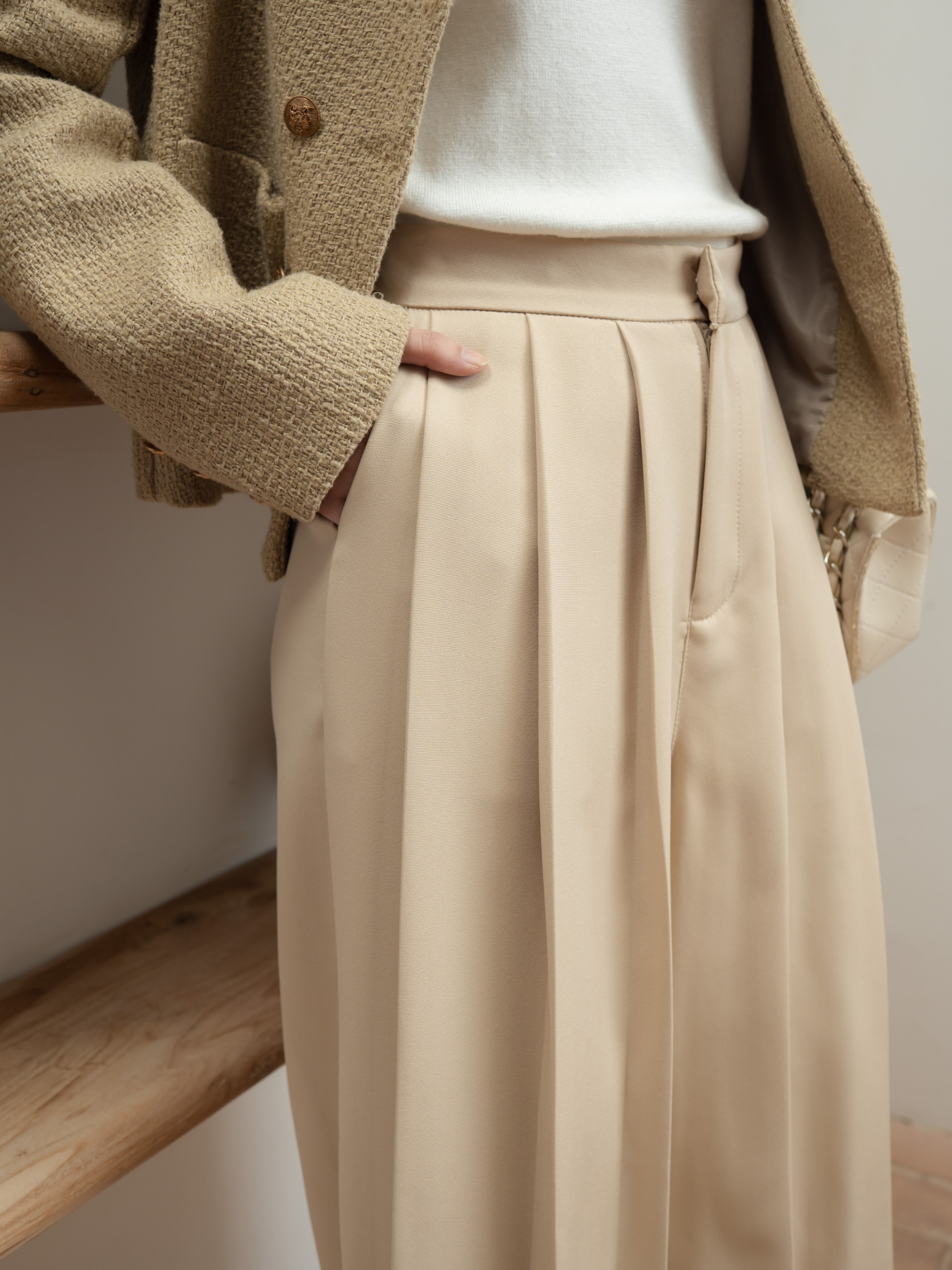 Moss Pleated Pants Almond