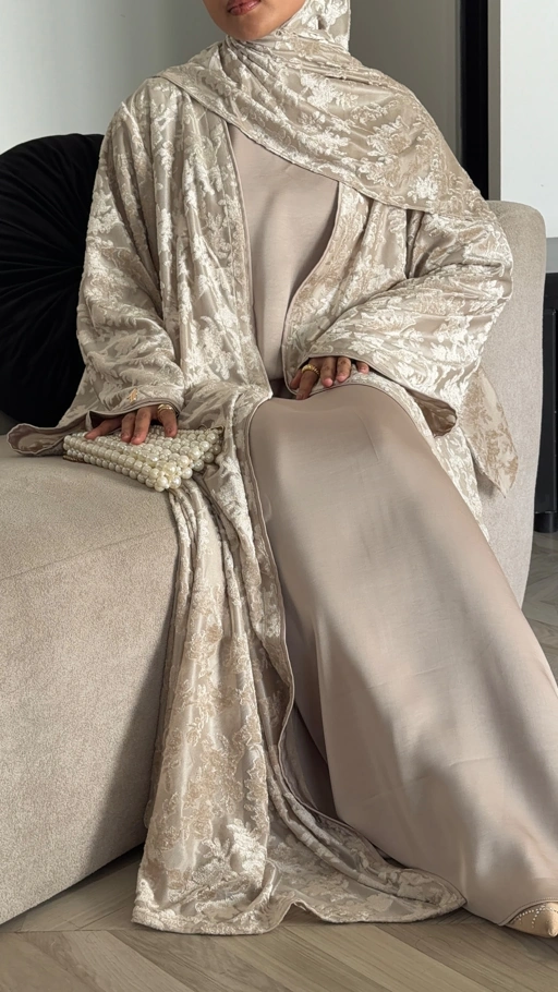 Image of Barika in Etoupe