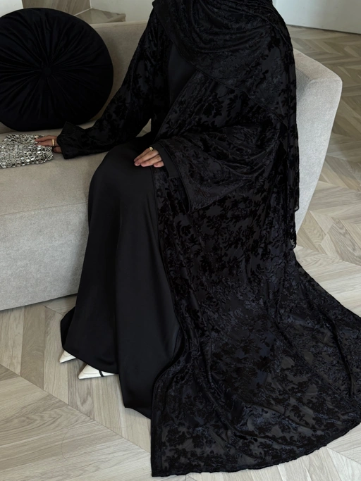 Image of Barika in Black