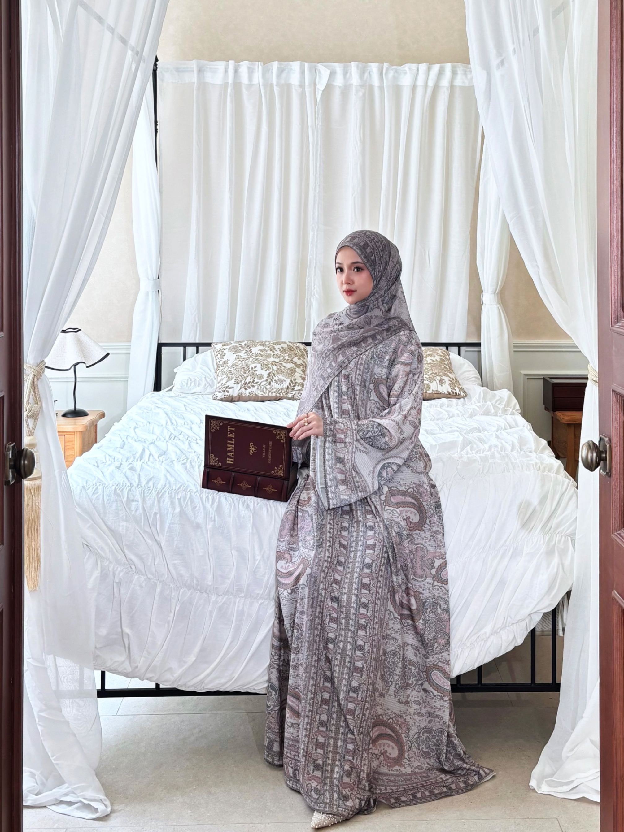 Ready Stock Zehra Abaya in Almond
