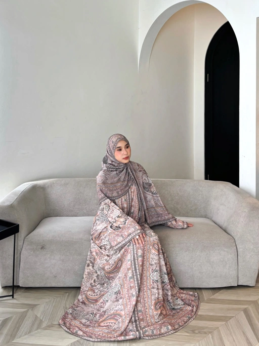 Ready Stock Zehra Abaya in Warm Greige