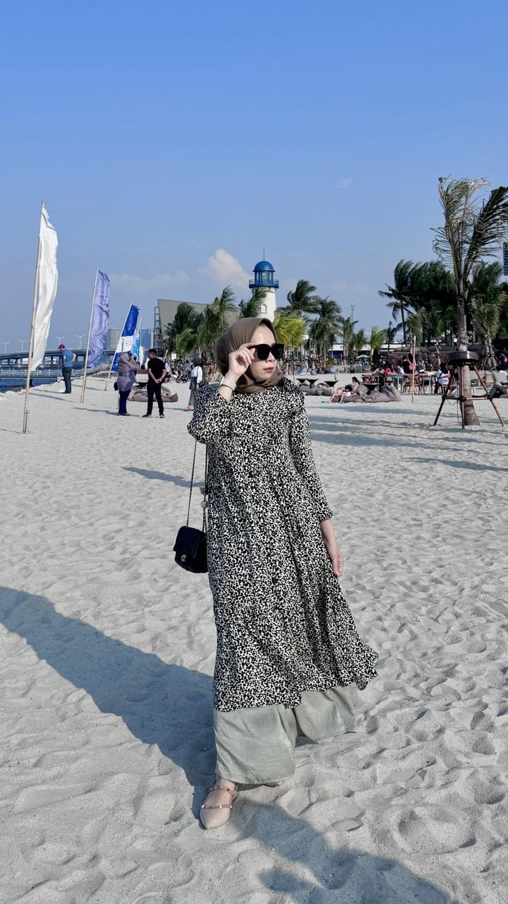 Aayana Midi Dress By Fhanza Project New