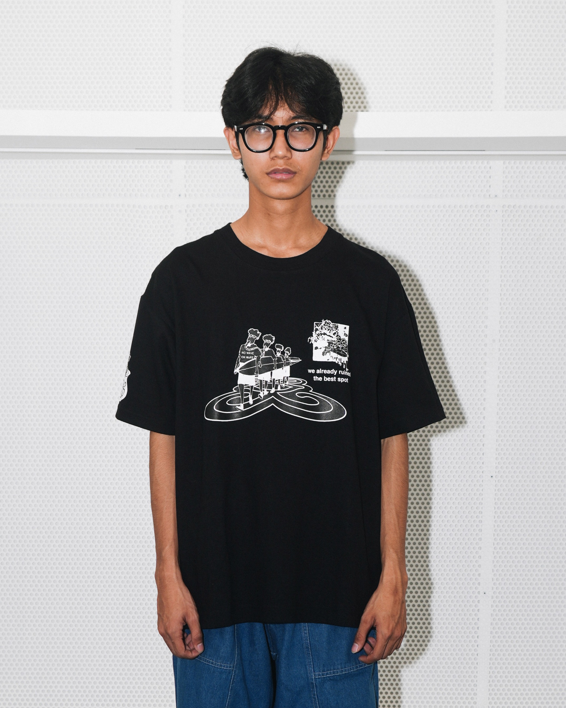 No Wave on Mars Tee Black