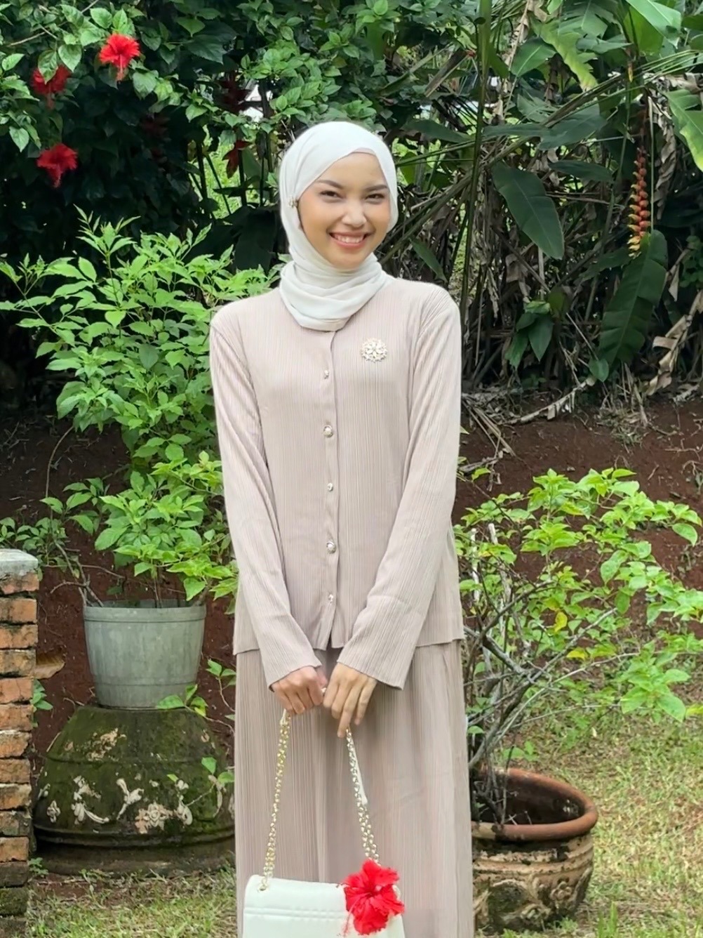 Irine | Luna Cardigan | Bahan Pleats Knit Stretch Tidak Transparan | Setelan Wanita Minimalis Sehari-hari