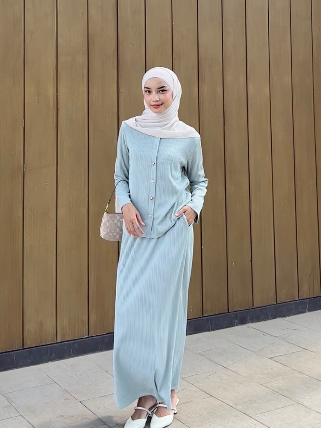 Irine | Luna Cardigan | Bahan Pleats Knit Stretch Tidak Transparan | Setelan Wanita Minimalis Sehari-hari