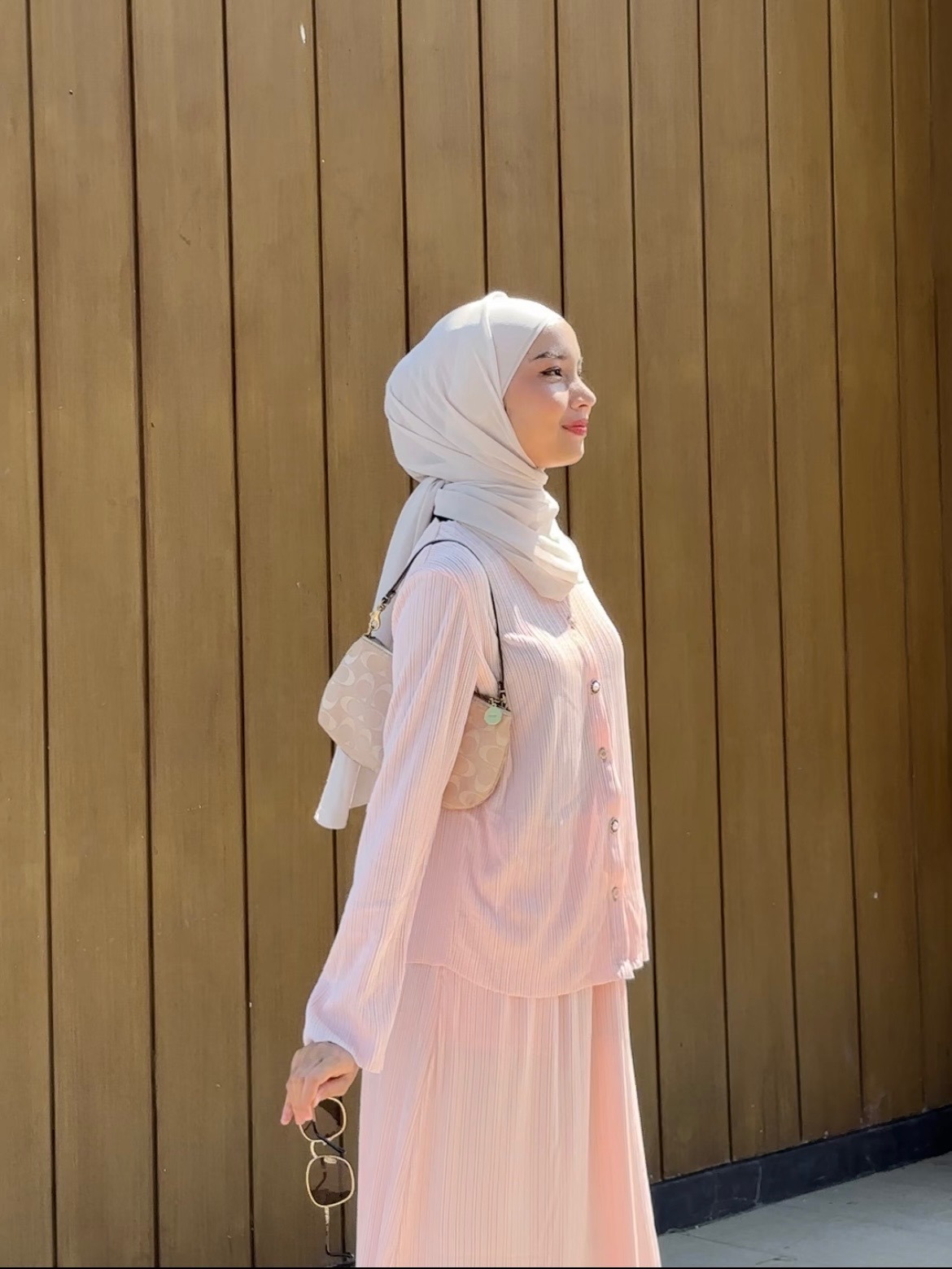 Irine | Luna Cardigan | Bahan Pleats Knit Stretch Tidak Transparan | Setelan Wanita Minimalis Sehari-hari