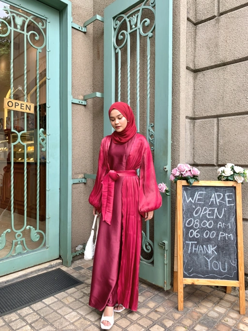Image of Noura Outer