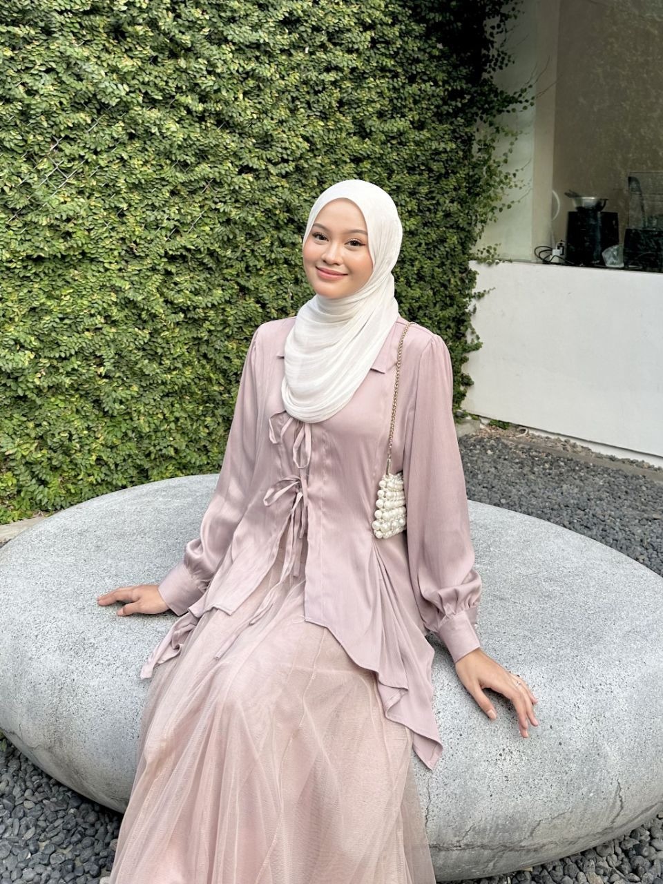 Irine | Audy Top | Blouse Wanita Royal Silk Bahan Jatuh Lembut Tidak Transparan | Atasan Lengan Panjang Gaya Korea Elegan