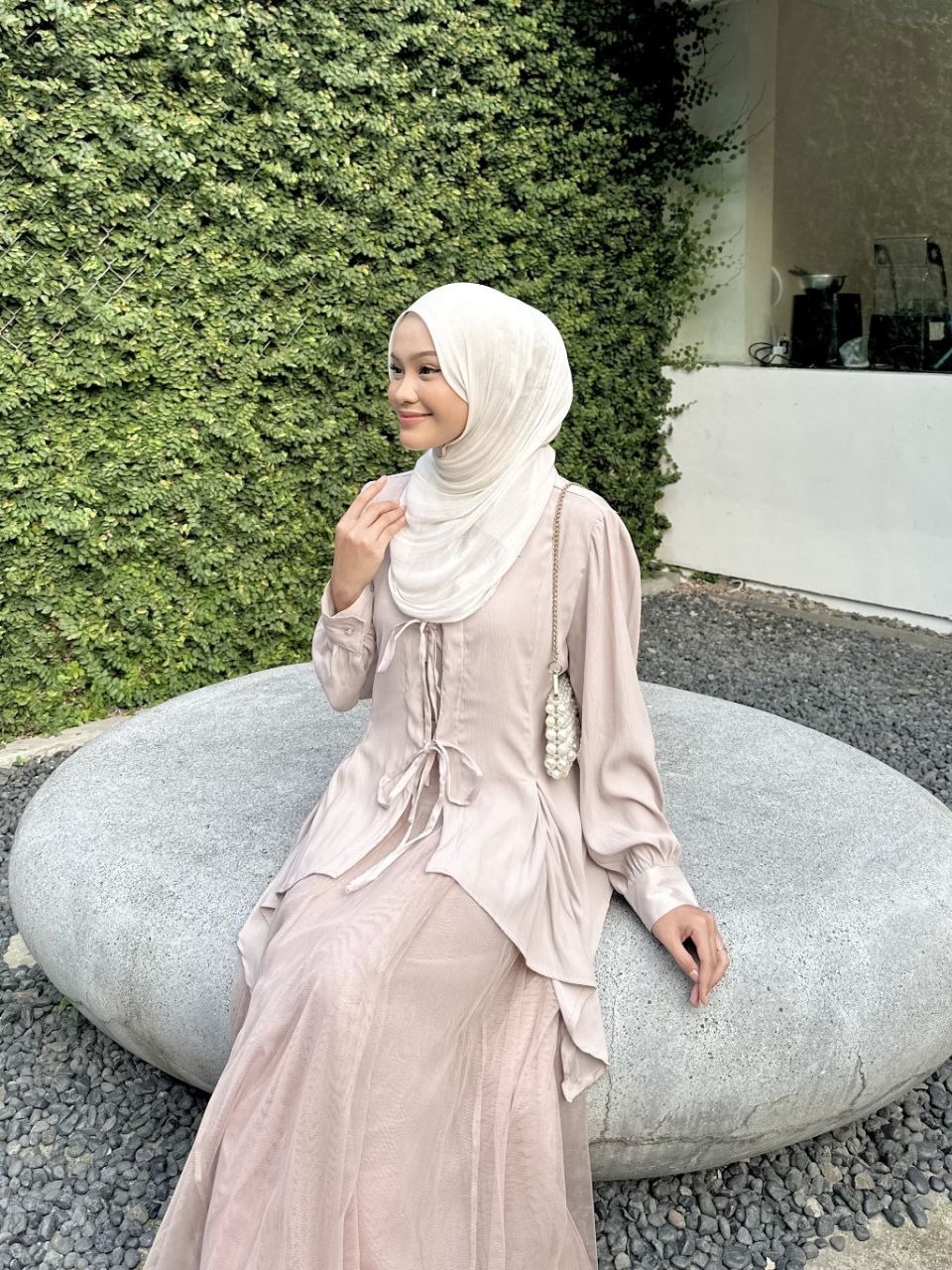 Irine | Audy Top | Blouse Wanita Royal Silk Bahan Jatuh Lembut Tidak Transparan | Atasan Lengan Panjang Gaya Korea Elegan
