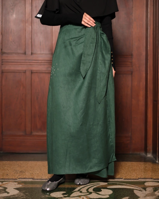 Image of Suri Linen Skirt x Jalma - Moss Green