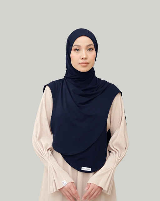 Image of Amna Instan
