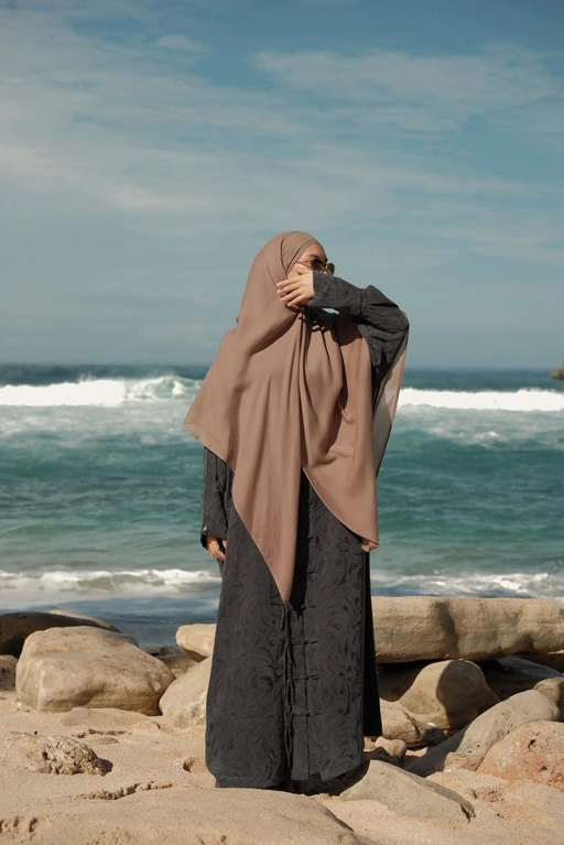 Image of Eshaal Abaya - Midnight