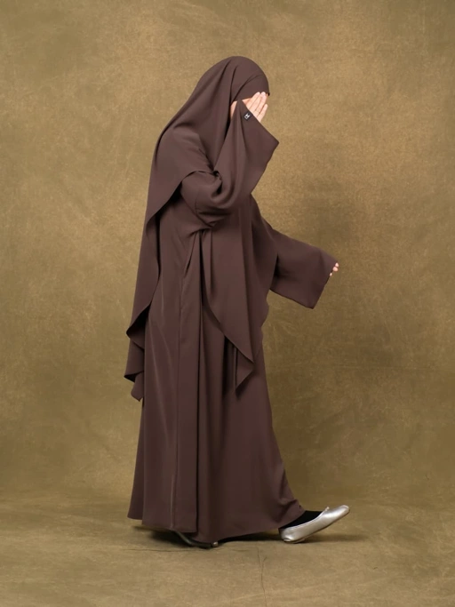Image of Nujayl Abaya - Carafe