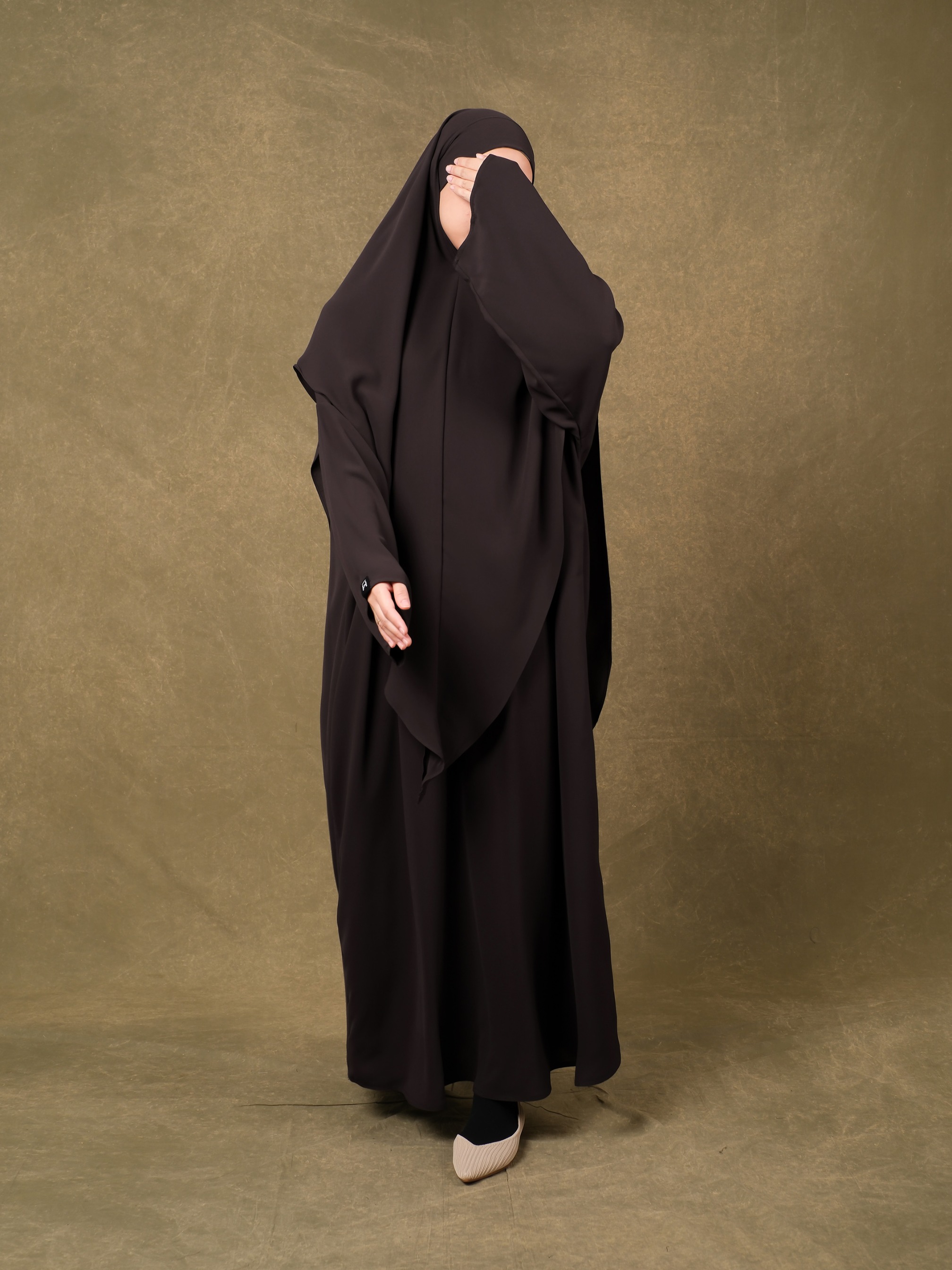 Nujayl Abaya