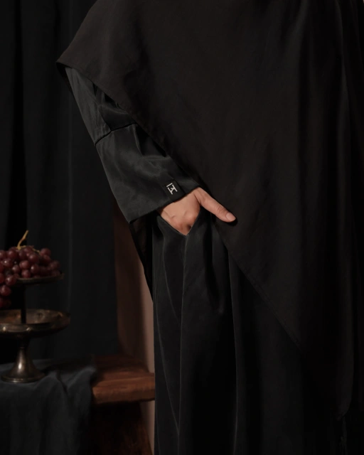 Image of Eshaal Abaya (Plain) - Black