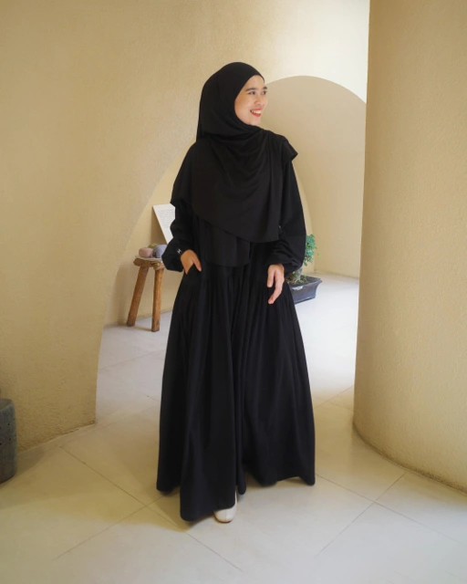Image of Airy Dress - Black