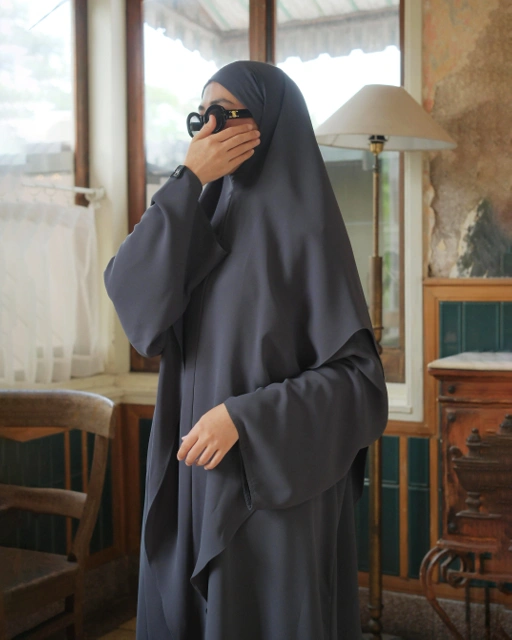 Image of Nujayl Khiban - Blue