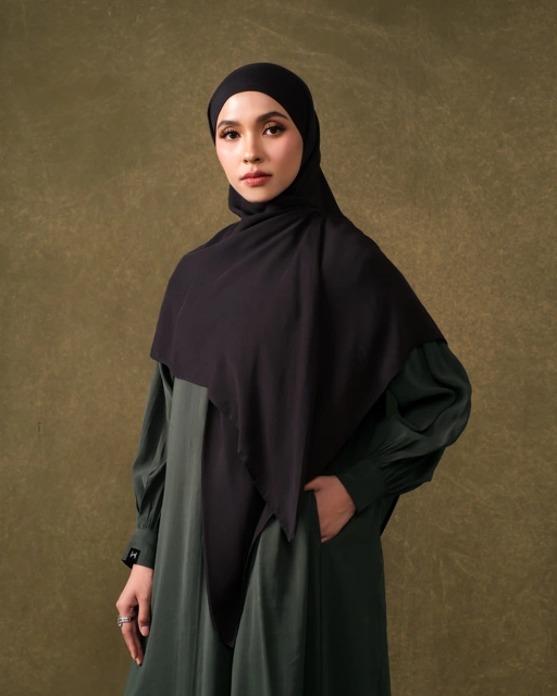 Image of Fajraa Basic Dress - Forest