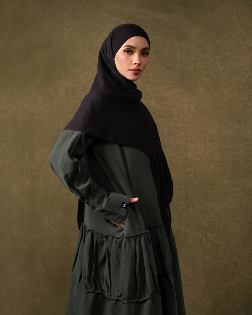 Image of Fajraa Unbasic Dress - Forest