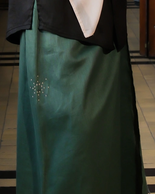 Image of Suri Linen Skirt x Jalma - Moss Green